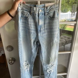 American Eagle Mom Jean